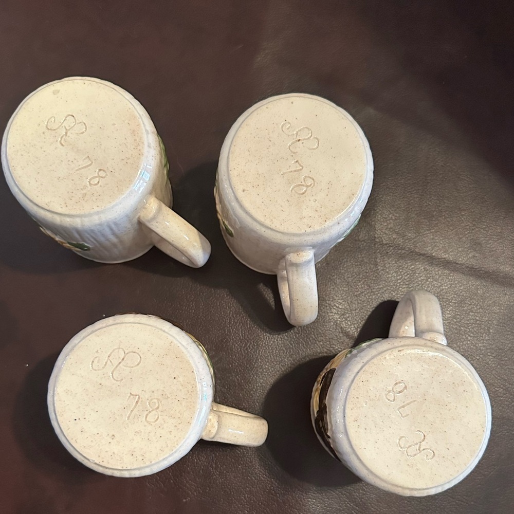 4 vintage butterfly mugs - Picture 4 of 8